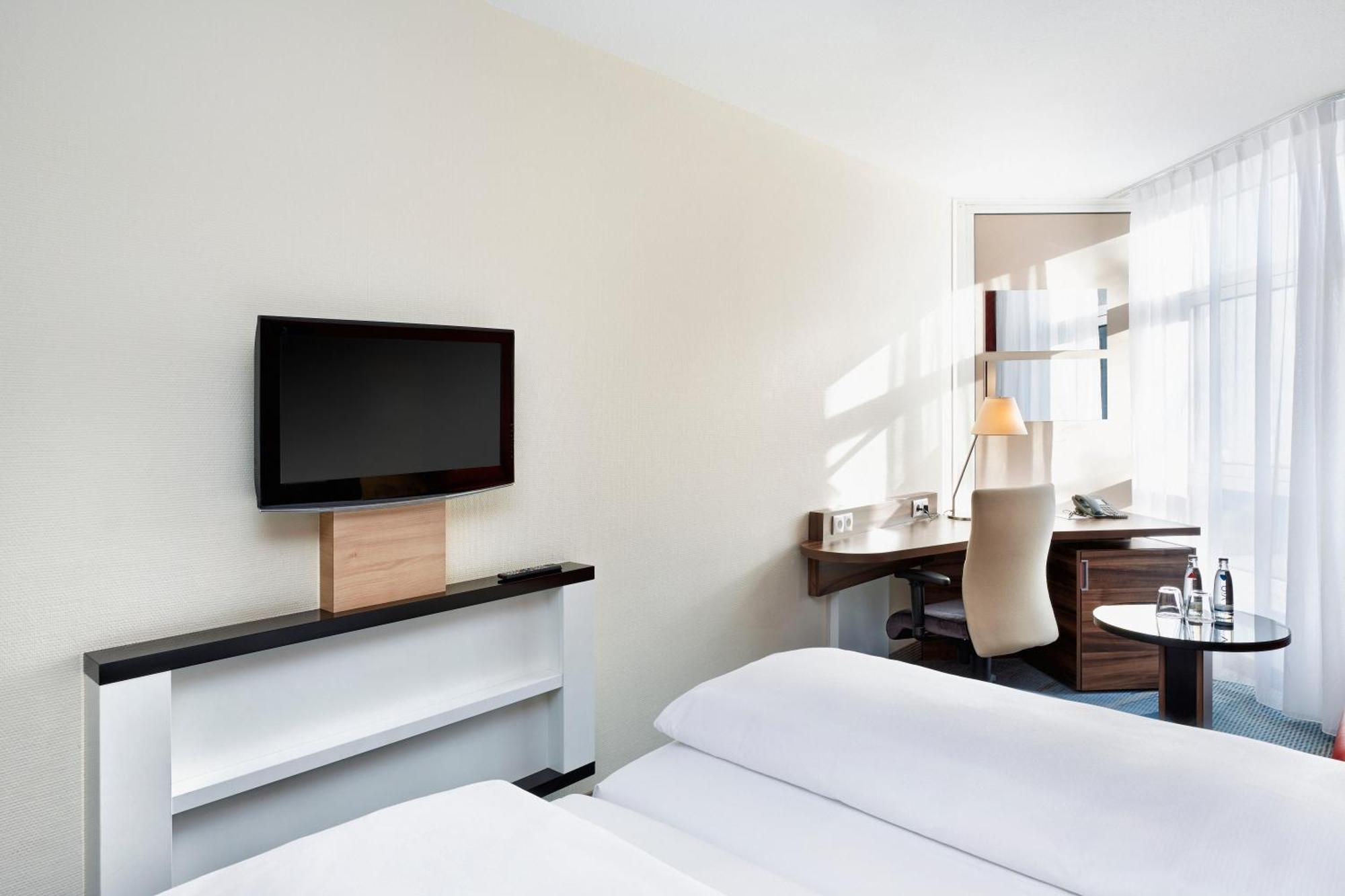 Hotel H+ Koeln 4*