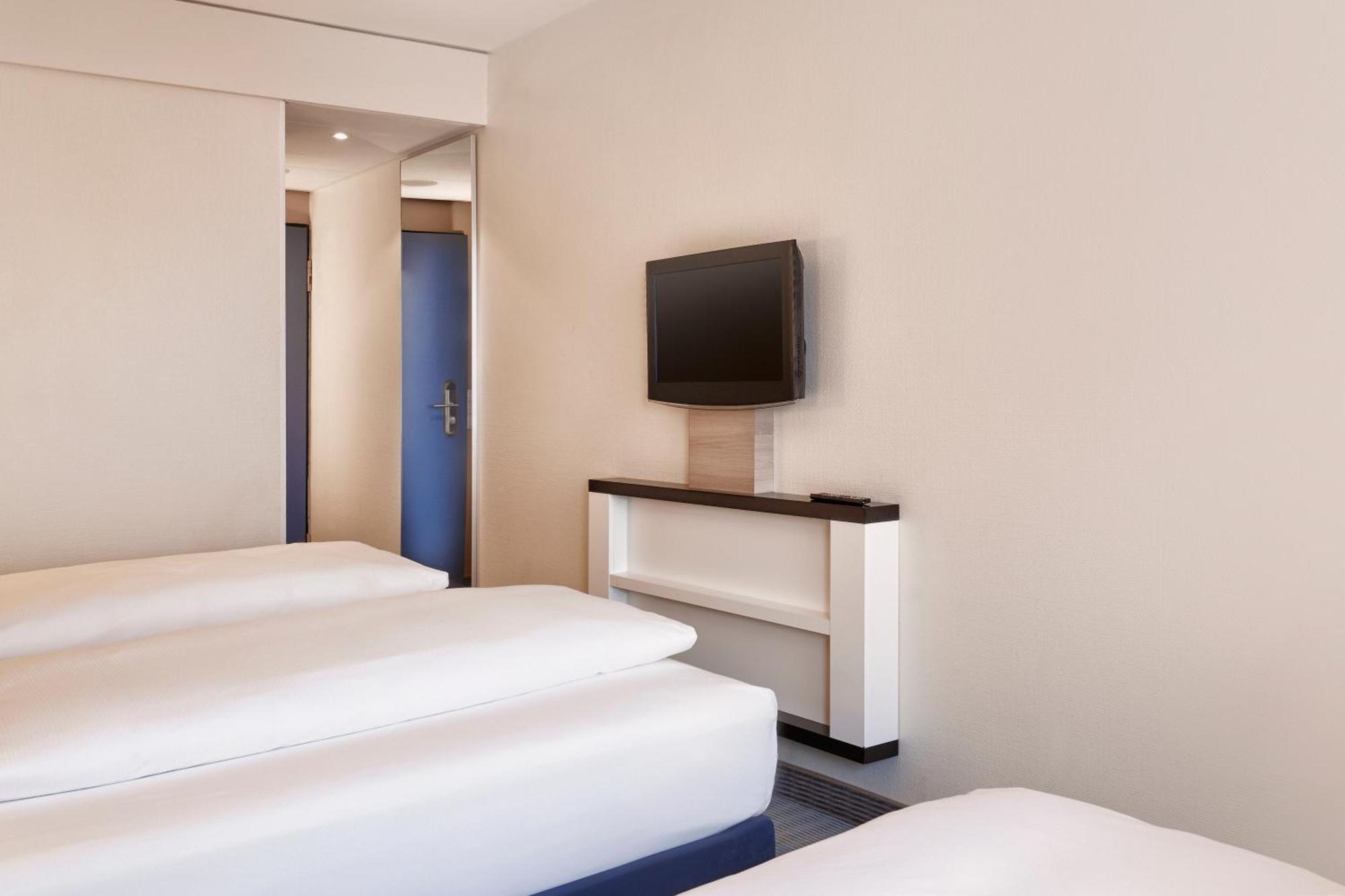 H+ Koeln Hotel 4*