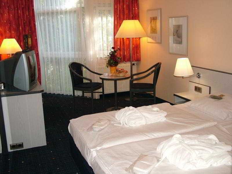 H+ Koeln 4* Brühl (Rhineland)